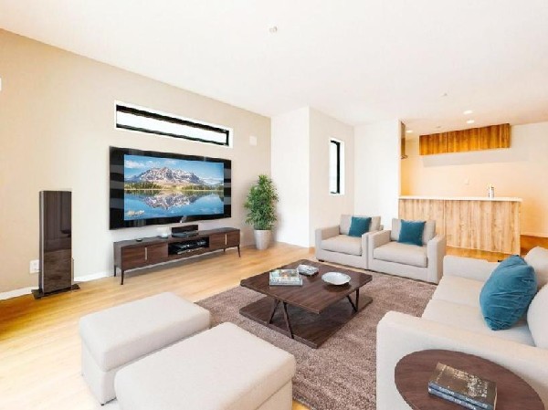 【２号棟】家族と過ごす時間を大切にしたい方にぴったりのゆとりある住空間です。（本画像はCGで作成しており、実際に現地に家具はおかれておりません。また価格に家具は含まれておりません。）