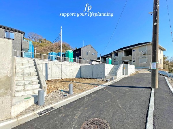 外観:☆☆風通しの良い住宅地☆☆  ゆとりのある住宅地　部屋の窓を開けるとそこには心地よい風が通りぬけます♪