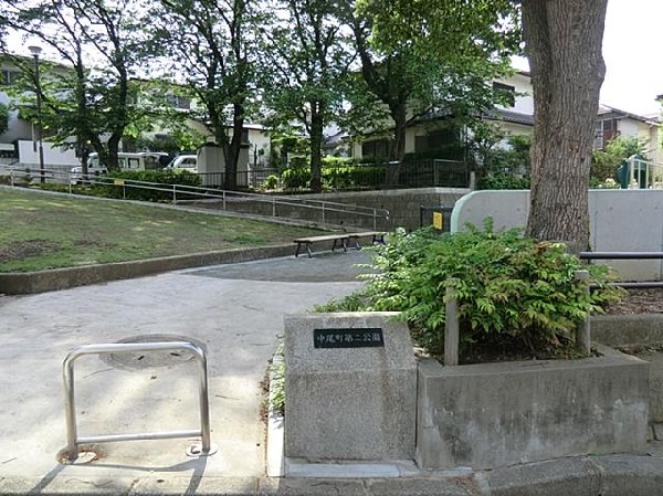 周辺環境:中尾町第二公園(中尾町第二公園まで350m 公園近くでお子様も安心して遊べます♪)