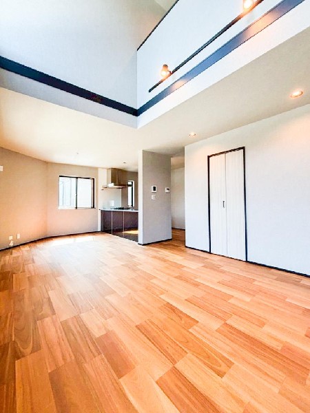 家族と過ごす時間を大切にしたい方にぴったりのゆとりある住空間です。