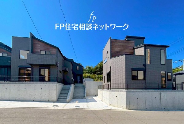 外観:落ち着きある住宅街、一種低層住居専用地域内に位置しています。日当りを大きく遮られることもありません。