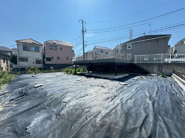 外観:四季を通じて自然と触れ合えるスポットが周辺には盛りだくさん。目の前に広がる開放感とゆとり、暮らしの夢を育む理想の住まいがここにはあります。