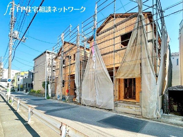 外観:光と風が行わたる開放感あふれる邸宅　春には気持ちの良いそよ風、冬には朝の暖かな光　季節の移り変わりを感じる暮らしを実現