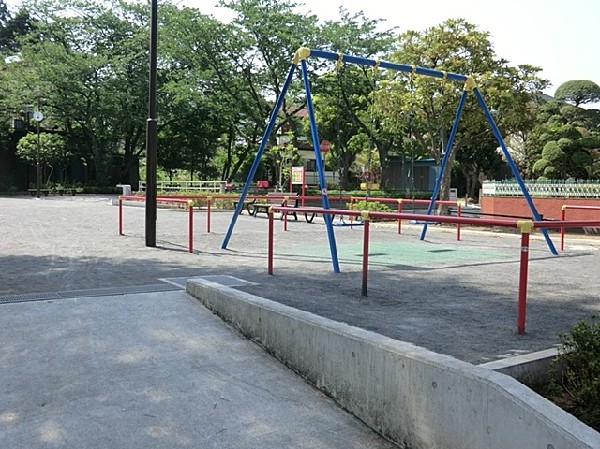 周辺環境:法泉二丁目公園