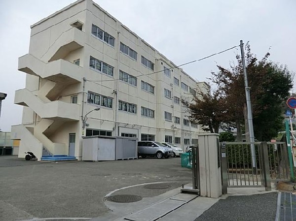 周辺環境:横浜市立小菅ケ谷小学校(横浜市立小菅ケ谷小学校まで960m)