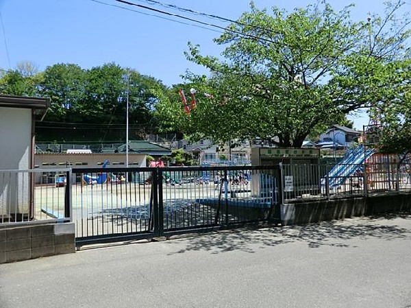 周辺環境:飯島東幼稚園(飯島東幼稚園まで450m)