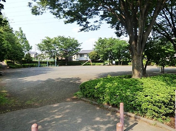 周辺環境:あざみ野南大六天公園(あざみ野南大六天公園まで180m)