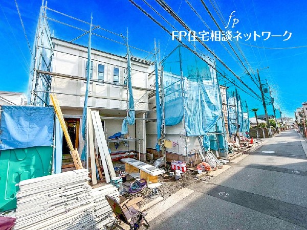 外観:◇外観◇  四季を通じて自然と触れ合えるスポットが周辺には盛りだくさん！お散歩やジョギング、週末のご家族での遊びに最適です。目の前に広がる開放感とゆとり、暮らしの夢を育む理想の住まいがここにはあります。