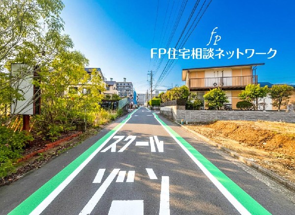 外観:洋光台駅からほぼ平坦で歩けるのが魅力です。敷地面積は約50坪と広々とした土地も魅力的です！！自然豊かな環境ですので、落ち着いた生活を望む方にぴったり！