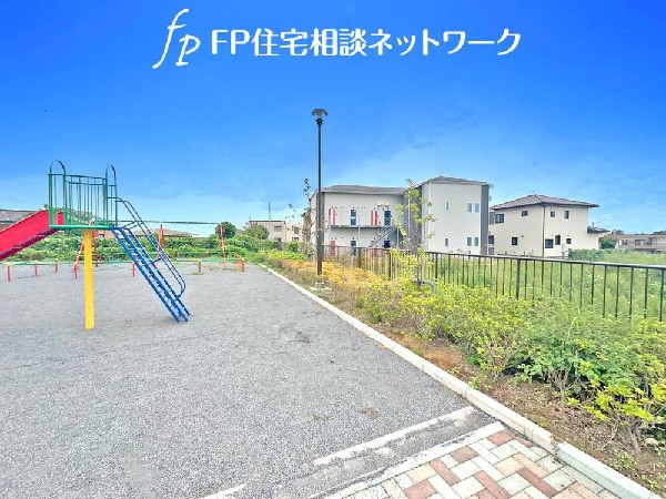 外観:光と風が行わたる開放感あふれる邸宅　春には気持ちの良いそよ風、冬には朝の暖かな光　季節の移り変わりを感じる暮らしを実現