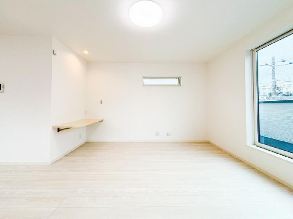 大切な家族が集まるからこそLDKにはこだわりたいですよね。日当たりのよい広いＬＤＫを、子供たちが元気に走り回っている姿を見た時「広い家にして良かった」と感じていただけるはずです。