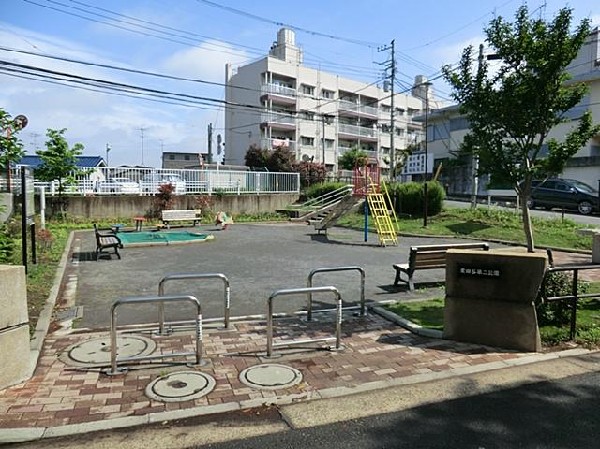 周辺環境:栗田谷第二公園(栗田谷第二公園まで600m)