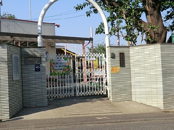 周辺環境:神大寺幼稚園(神大寺幼稚園まで550m)