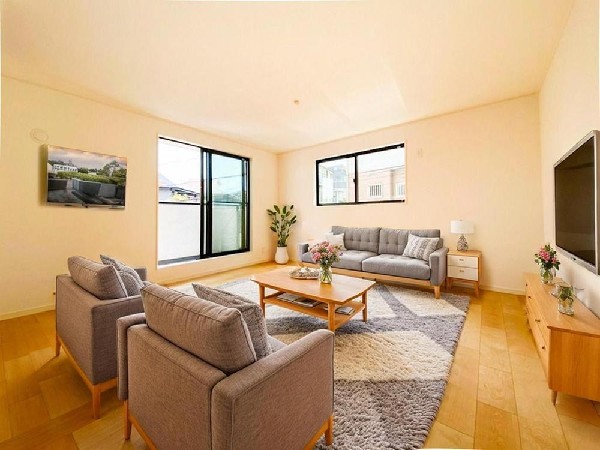 家族と過ごす時間を大切にしたい方にぴったりのゆとりある住空間です。（本画像はCGで作成しており、実際に現地に家具はおかれておりません。また価格に家具は含まれておりません。）