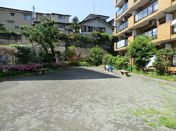 周辺環境:大船やまどり公園(大船やまどり公園まで600m)