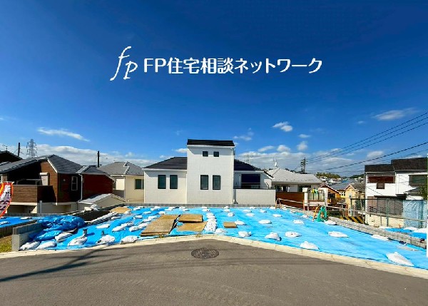 外観:柔らかな風と豊かな緑に包まれた落ち着きある閑静な住宅街に、１８棟の邸宅が誕生です。