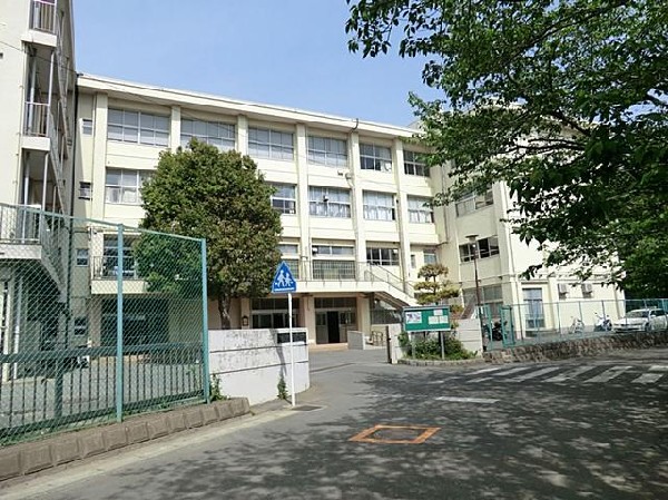 周辺環境:鎌倉市立玉縄中学校(鎌倉市立玉縄中学校まで1400m)