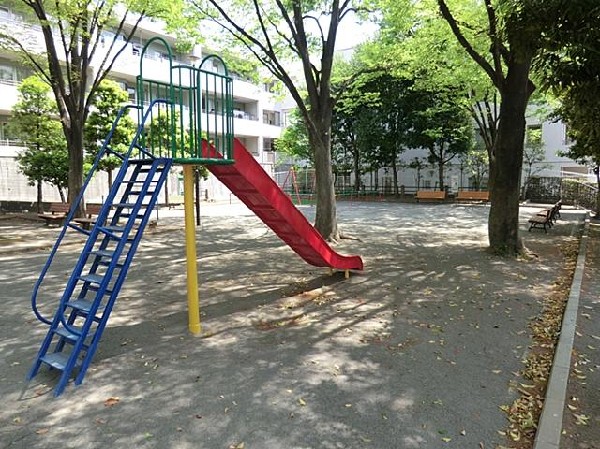 周辺環境:下田町西公園(下田町西公園まで350m)