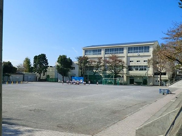 周辺環境:横浜市立田奈小学校(横浜市立田奈小学校まで1300m)