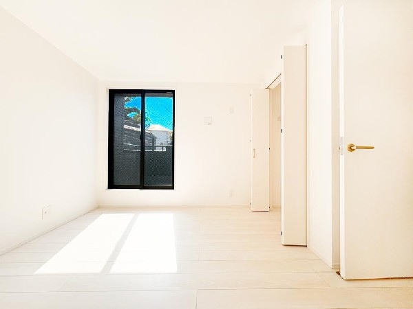 ◇居室◇3号棟  遊びも！勉強も！兄弟仲良く、家族の会話が増える間取りです。居室内はいつも明るい印象で、気持ちの良い朝を迎えられそう。毎日の生活も自然と明るくなりますね。