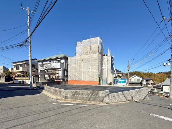 外観:☆☆風通しの良い住宅地☆☆  ゆとりのある住宅地　部屋の窓を開けるとそこには心地よい風が通りぬけます♪