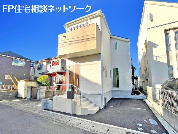 外観:☆☆風通しの良い住宅地☆☆  ゆとりのある住宅地　部屋の窓を開けるとそこには心地よい風が通りぬけます♪
