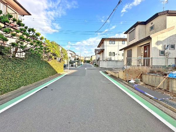 外観:☆☆風通しの良い住宅地☆☆  ゆとりのある住宅地　部屋の窓を開けるとそこには心地よい風が通りぬけます♪