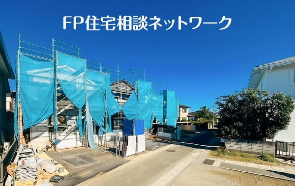 外観:深く豊かな緑と爽快な青い空を感じるまさに横浜に暮らす心地よさを存分に堪能いただける邸宅です。グレードの高い設備仕様が標準装備のデザイン住宅で快適で便利な生活をお送り頂けます。