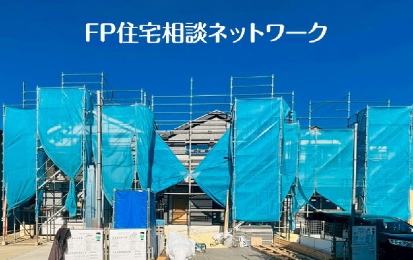 外観:良好な住環境が保たれたエリア。低層の一戸建を中心とした街並みが整然と続き周辺は高い建物が建っておらず、採光や開放性に恵まれ、空が広く緑の多い閑静な趣を感じる環境です。