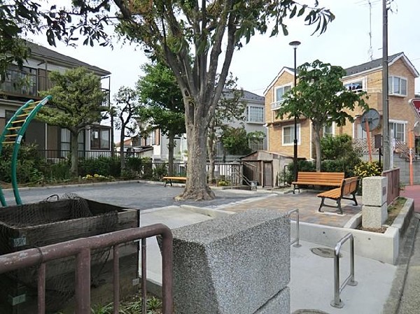 周辺環境:東永谷二丁目公園(東永谷二丁目公園まで260m)