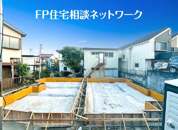 外観:光と風が行わたる開放感あふれる邸宅　春には気持ちの良いそよ風、冬には朝の暖かな光　季節の移り変わりを感じる暮らしを実現