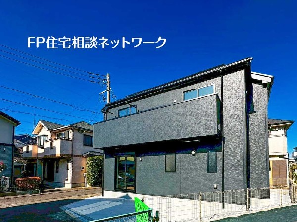 外観:陽当たりの良い立地で、日中は自然光がたっぷり。室内が明るく、家族が心地よく過ごせる住環境が整っています。