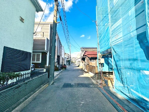 外観:☆☆風通しの良い住宅地☆☆  ゆとりのある住宅地　部屋の窓を開けるとそこには心地よい風が通りぬけます♪