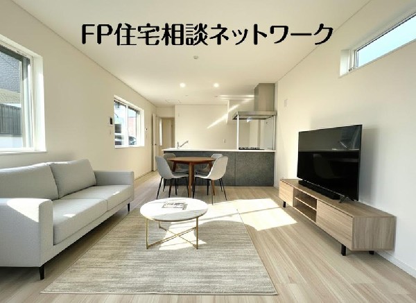 リズミカルな音楽が流れココロ踊るこのときめく空間。これまで何気なく感じていた家族の生活導線も美しく感じる瞬間　ここは我が家の”お城”なんだと幸せに包まれる。