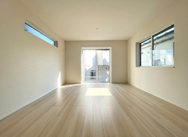 窓を開けるとスッーとそよぐ風を感じる。だんらんという場所はここから始まり、暮らし継がれる。家族の笑顔が集う素敵な場所だから、こだわりの思いがたくさん詰まっている。