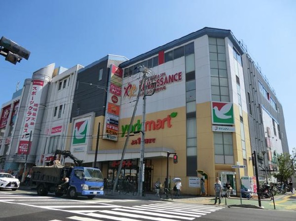 周辺環境:ヨークフーズ港南中央店(ヨークフーズ港南中央店まで1500m 大型スーパーも近くあり買物便利♪)