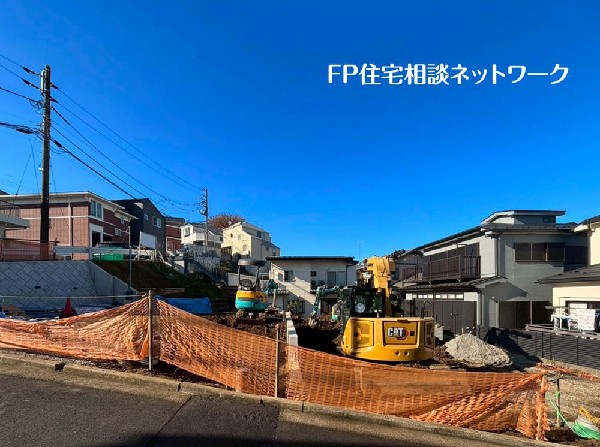 外観:特急・快特も停車する「上大岡」駅から徒歩１０分の立地。忙しい朝や遅い帰宅時に嬉しい。