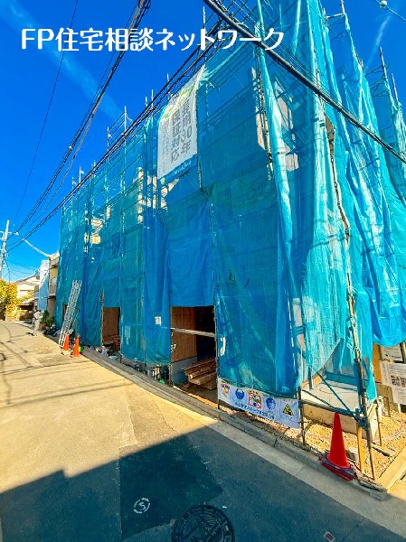 外観:２月完成予定♪年度内のご入居も可能です♪現地見学と同日に、モデルハウスのご見学も可能です♪