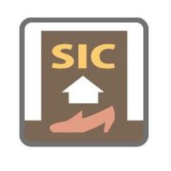 ◆シューズインクローク◆ご家族全員の靴はもちろん、お子様のおもちゃやベビーカー、ゴルフバック、洗車用品などスッキリまとめて収納できます。