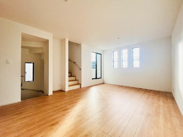 リビングのお子様を見守りながらお料理が出来る対面式カウンターキッチン。ご家族との会話がはずみます。