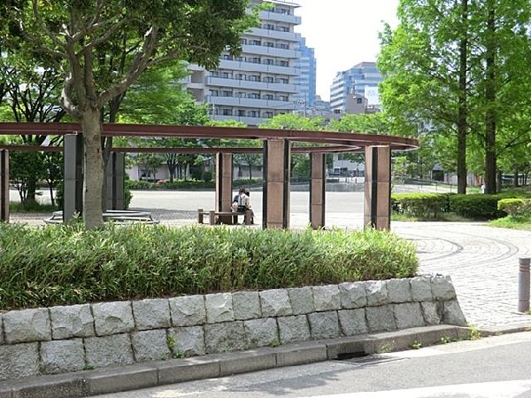 周辺環境:西久保町公園(西久保町公園まで650m)