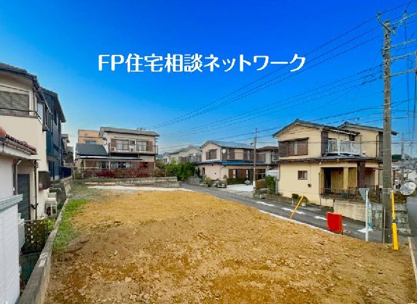 外観:落ち着きある住宅街、一種低層住居専用地域内に位置しています。日当りを大きく遮られることもありません。