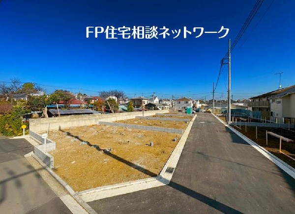 外観:幹線道路から入った通りのため、交通量も少なく、静かで安心の住環境です。