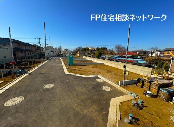 外観:落ち着きある住宅街、一種低層住居専用地域内に位置しています。日当りを大きく遮られることもありません。