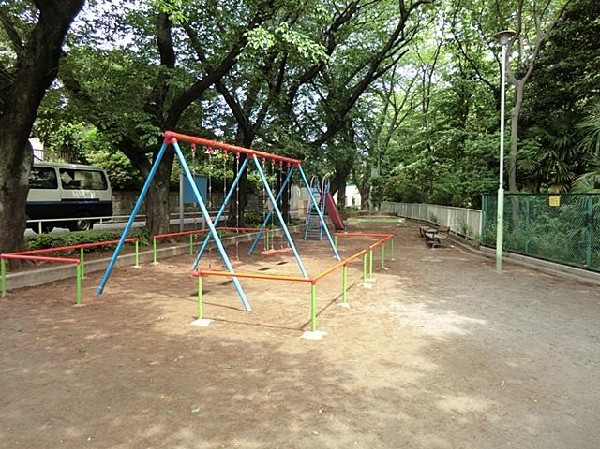 周辺環境:二本木第二公園(二本木第二公園まで850m)