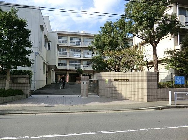 周辺環境:横浜市立北綱島小学校(横浜市立北綱島小学校まで500m 小学校近く♪お子様も通学も安心です♪)