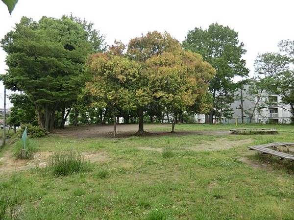 周辺環境:笹下御下公園(笹下御下公園まで400m)