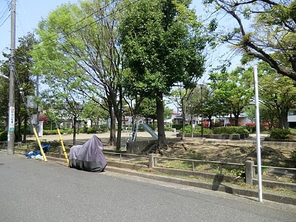 周辺環境:深田公園(深田公園まで100m)
