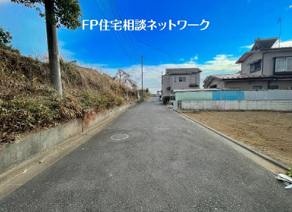 外観:閑静な住宅地で子育て家族にピッタリ。毎日のお散歩も快適な緑に恵まれたエリアで、自然に包まれた穏やかな暮らしを実現するための、ゆとりある住環境が整っています。