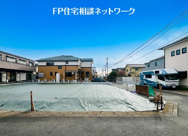 外観:落ち着きある住宅街、一種低層住居専用地域内に位置しています。日当りを大きく遮られることもありません。